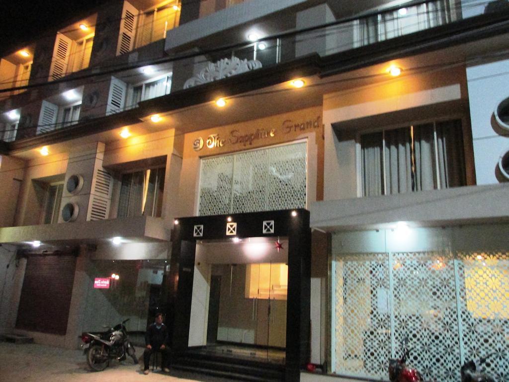 The Sapphire Grand Hotel Varanasi Ngoại thất bức ảnh