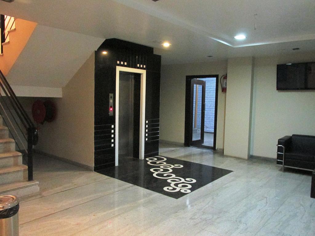 The Sapphire Grand Hotel Varanasi Ngoại thất bức ảnh