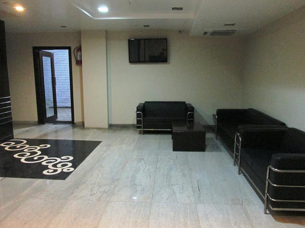 The Sapphire Grand Hotel Varanasi Ngoại thất bức ảnh