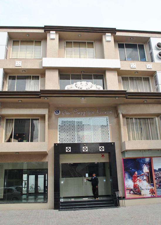 The Sapphire Grand Hotel Varanasi Ngoại thất bức ảnh