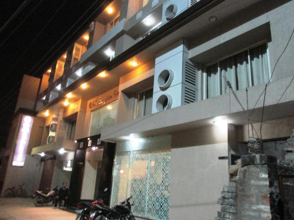 The Sapphire Grand Hotel Varanasi Ngoại thất bức ảnh