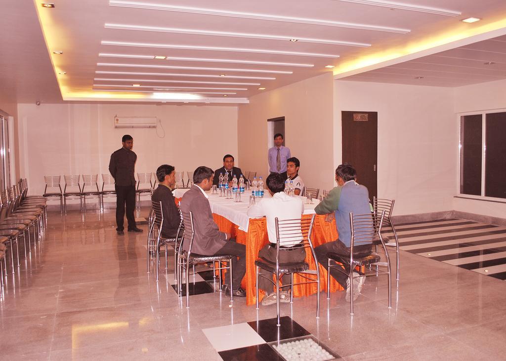 The Sapphire Grand Hotel Varanasi Ngoại thất bức ảnh