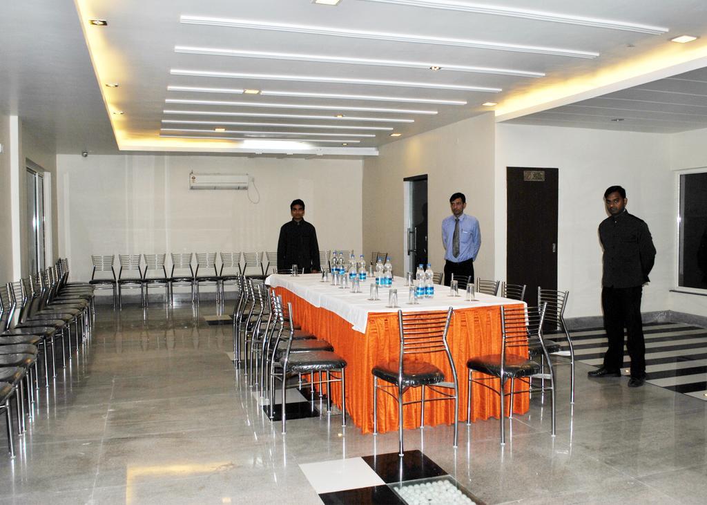 The Sapphire Grand Hotel Varanasi Ngoại thất bức ảnh