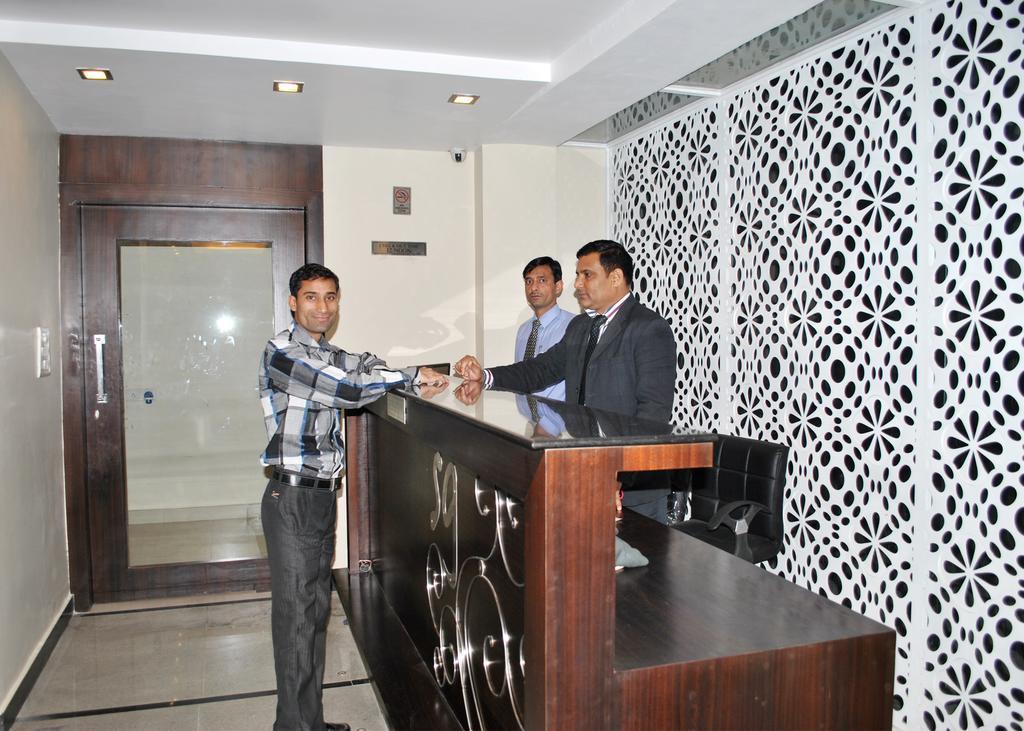 The Sapphire Grand Hotel Varanasi Ngoại thất bức ảnh