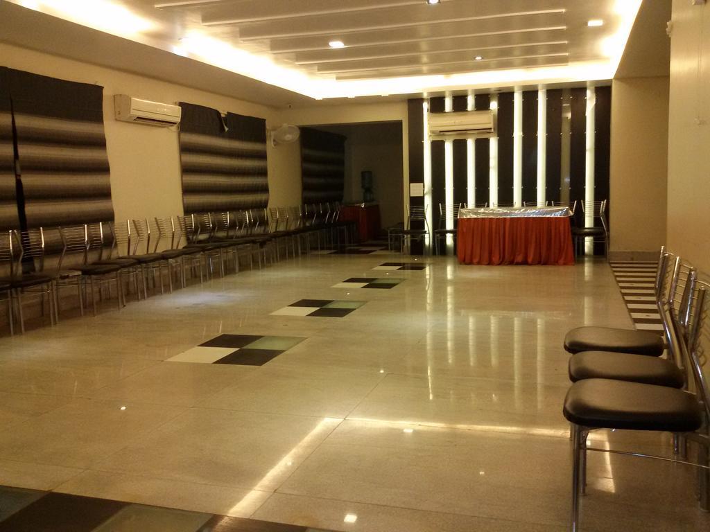 The Sapphire Grand Hotel Varanasi Ngoại thất bức ảnh